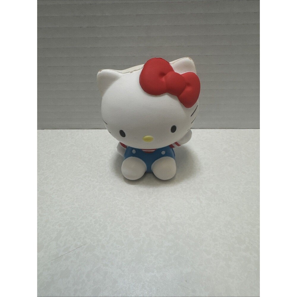 Hello Kitty Squish 'Ums by Sanrio